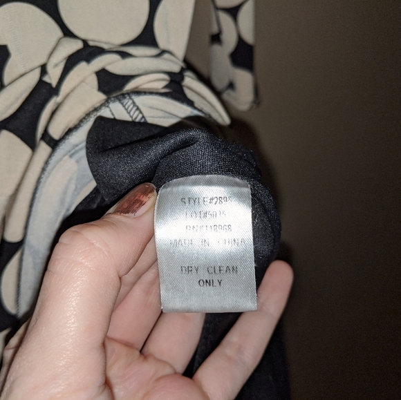 *$10 with bundle OC by Oleg Cassini polka dot v-neck dress - Picture 7 of 13